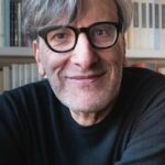 LIBRI: ROBERTO COTRONEO TORNA A LECCE CON “LA NEBBIA E IL FUOCO”
